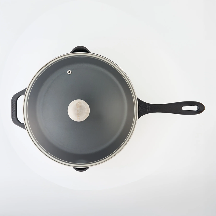 Combo Sartén de Hierro Fundido Con Tapa de Vidrio Victoria de 25 Cm